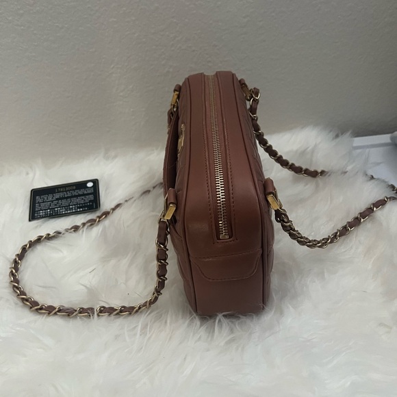 Chanel Lambskin Quilted Medium CC Crown Camera Case - Picture 6 of 6